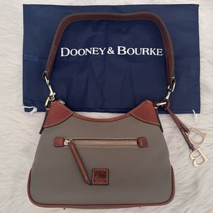 NWOT Dooney & Bourke Pebble Grain Small Hobo Purse